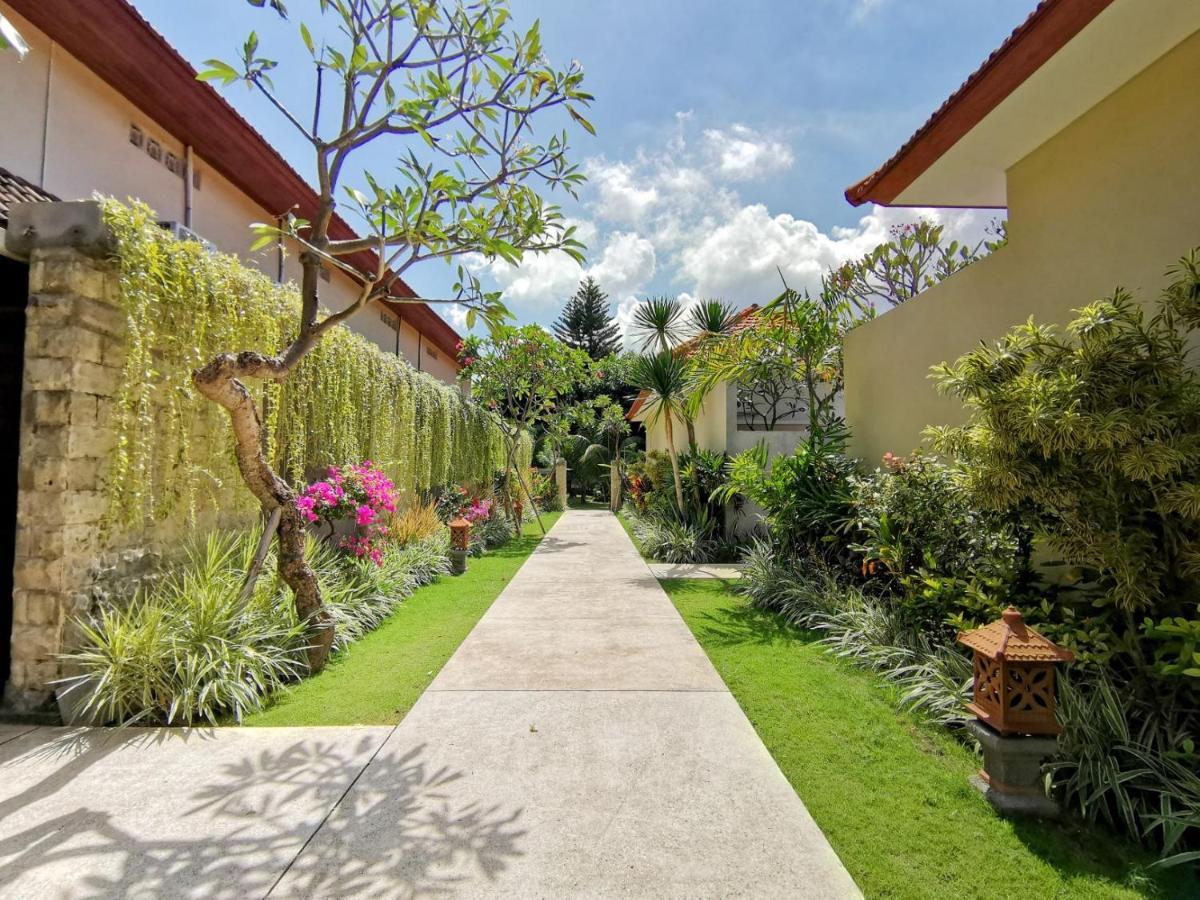 Kuta Puri Bungalows, Villas And Resort Екстериор снимка