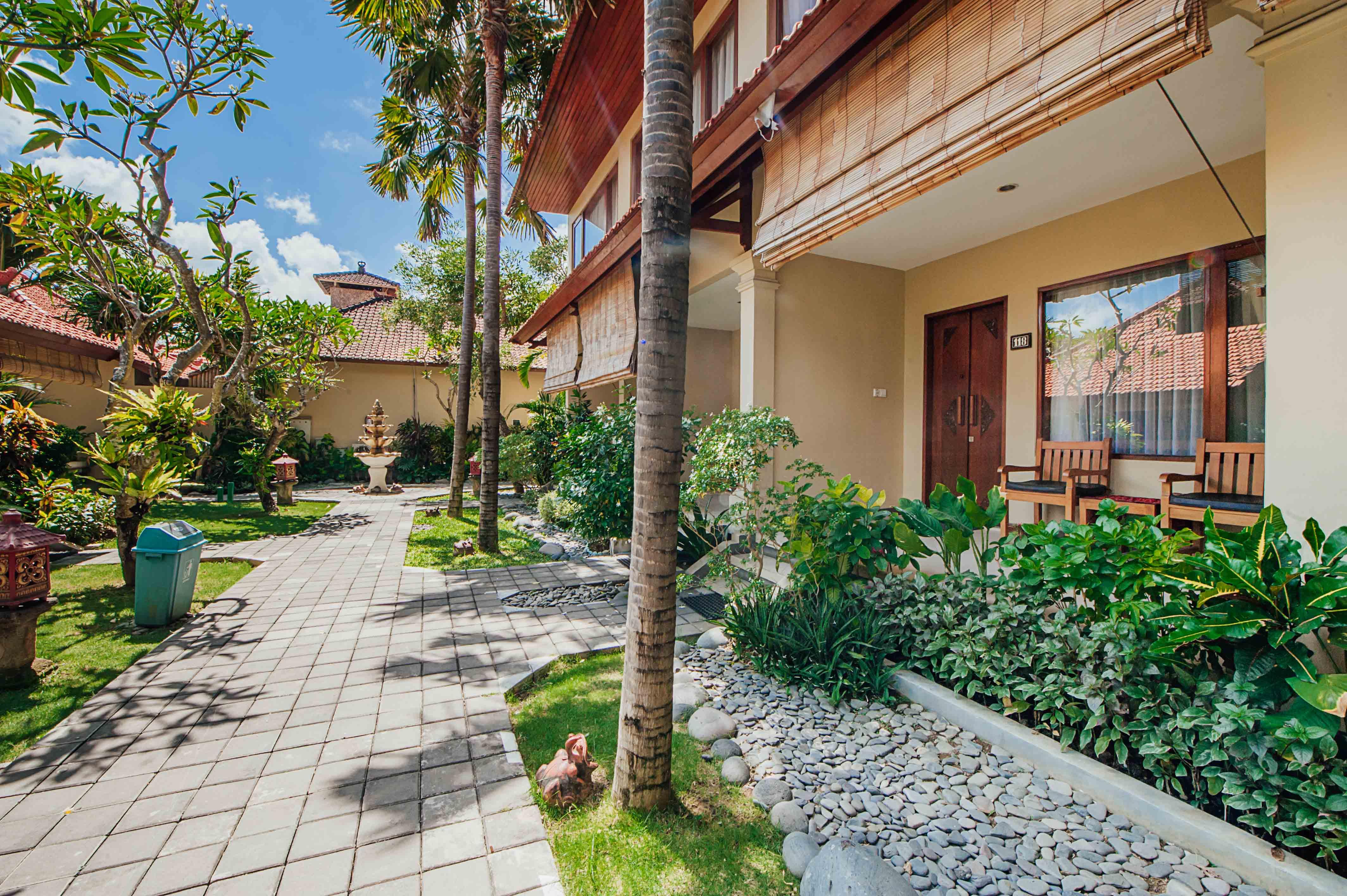 Kuta Puri Bungalows, Villas And Resort Екстериор снимка