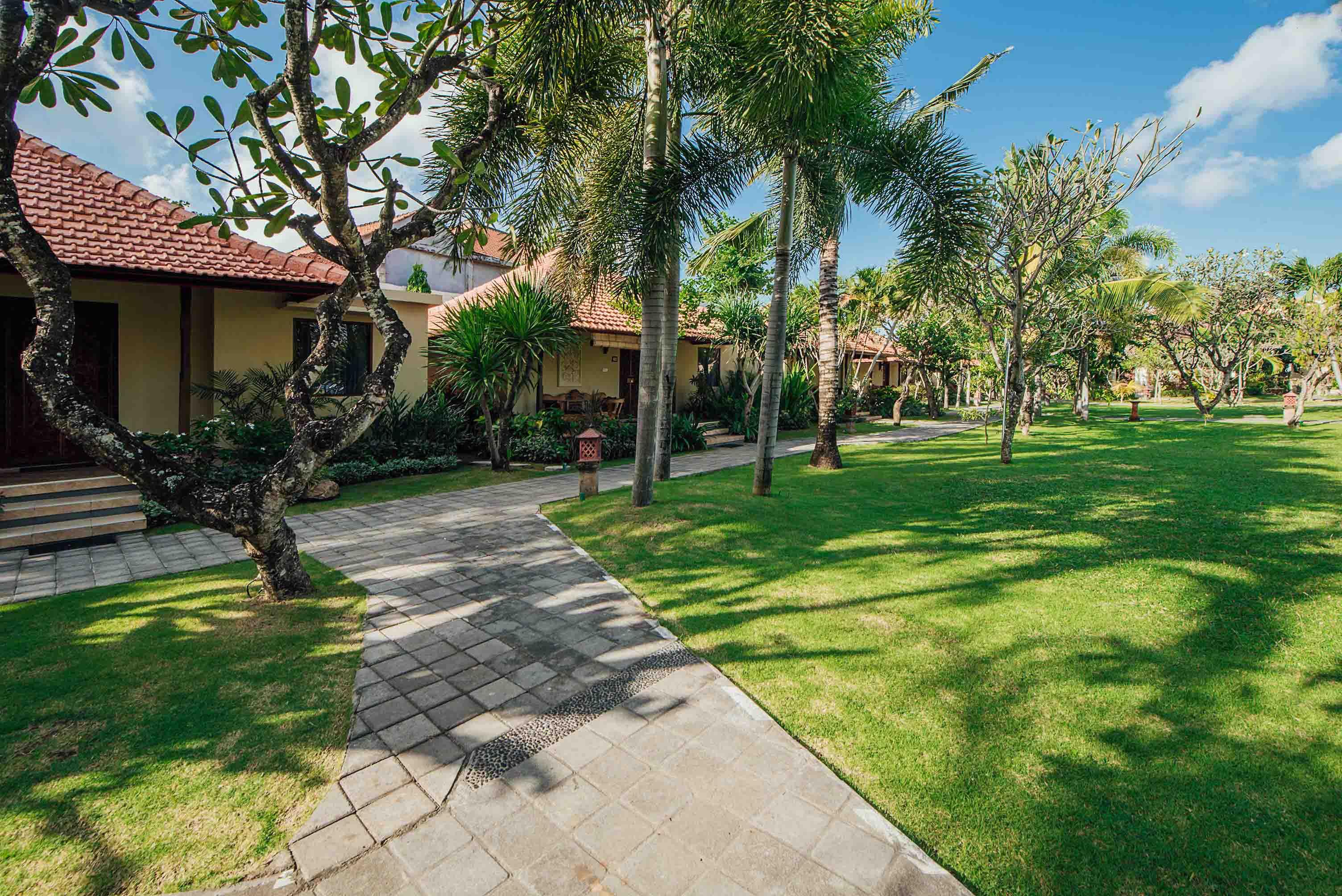 Kuta Puri Bungalows, Villas And Resort Екстериор снимка