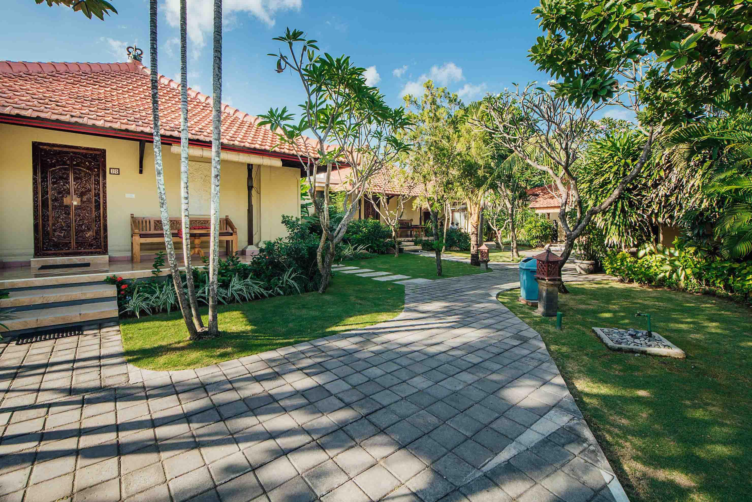 Kuta Puri Bungalows, Villas And Resort Екстериор снимка
