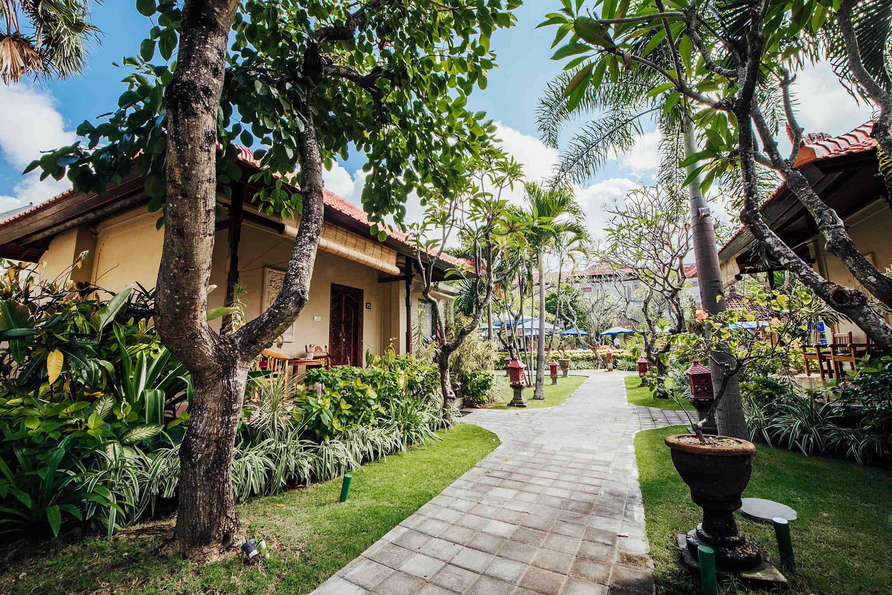 Kuta Puri Bungalows, Villas And Resort Екстериор снимка