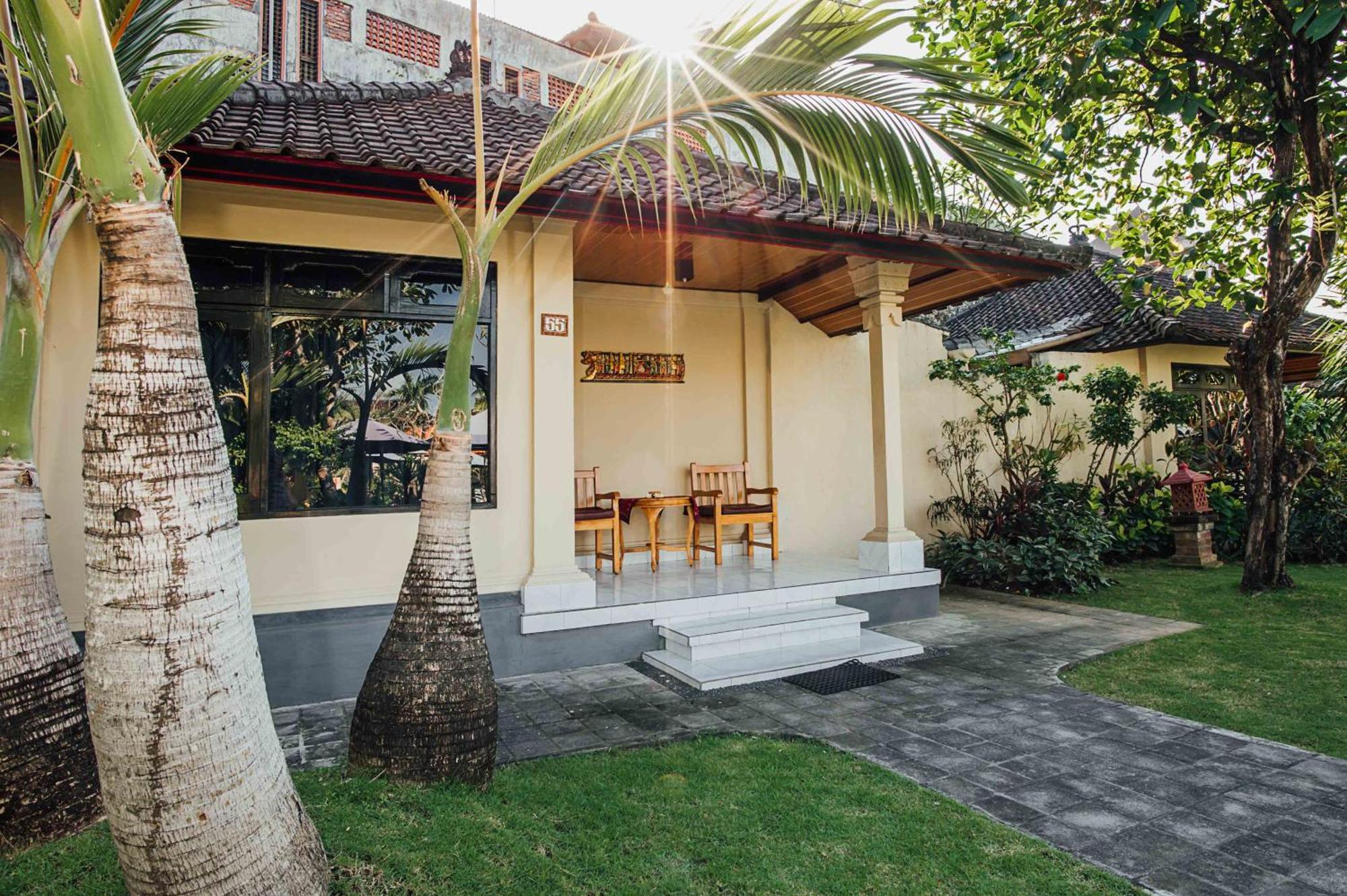 Kuta Puri Bungalows, Villas And Resort Екстериор снимка