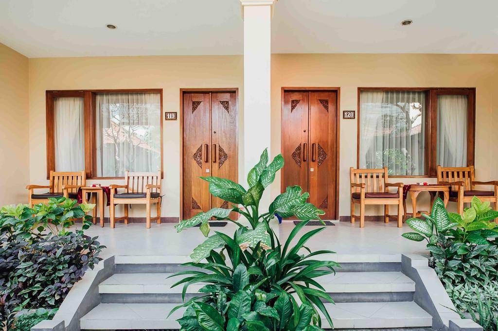 Kuta Puri Bungalows, Villas And Resort Екстериор снимка